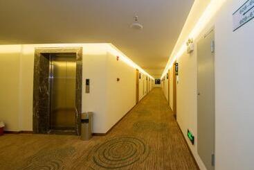 هتل Greentree Inn Qionghai Boao Railway Station Business