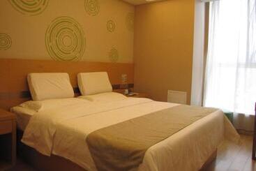 هتل Greentree Inn Taiyuan Wanbailin District West Bua Station Express