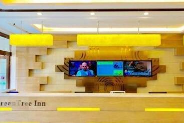 هتل Greentree Inn Urumqi Airport Tianyi International City