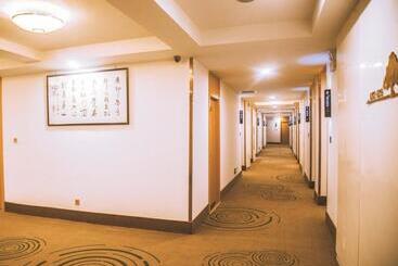 هتل Greentree Inn Huaqingchi Subway Station