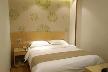 هتل Greentree Inn Huaqingchi Subway Station