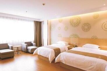 هتل Greentree Inn Huaqingchi Subway Station