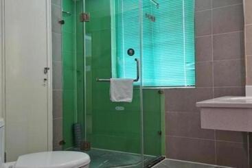 هتل Greentree Inn Huaqingchi Subway Station
