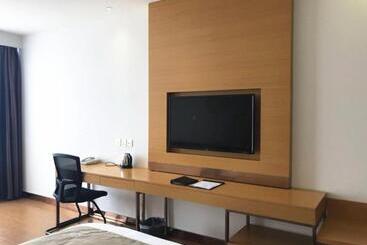 هتل Greentree Inn Xi An Gaoling District Handan Industrial Park Express