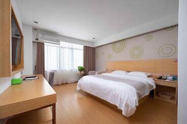 هتل Greentree Inn Yancheng National Fitness Center Express