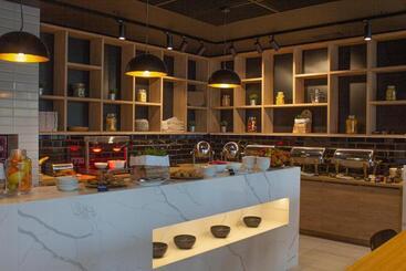Park Inn By Radisson Vilnius Airport Hotel & Conference Centre