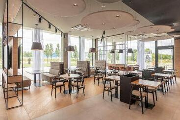 Park Inn By Radisson Vilnius Airport Hotel & Conference Centre