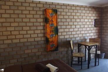 هتل Stop 'n Stay Otavi Rest Camp