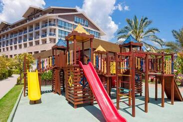 Amara Luxury Resort & Villas