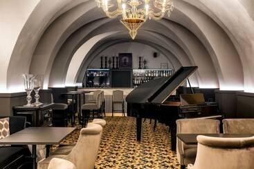 هتل Du Roi & Spa By Sowell Collection