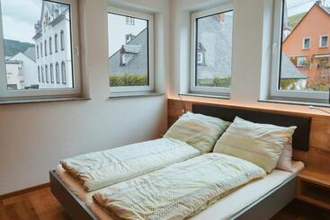 ホテル Ferienweingut Serwaziwein