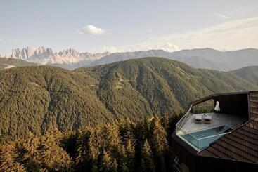 هتل Forestis Dolomites