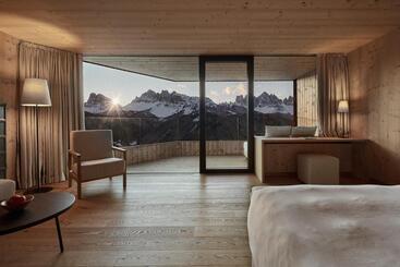 هتل Forestis Dolomites