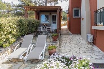 Anthoula S House