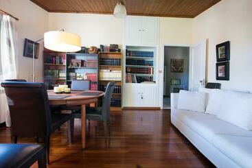 Anthoula S House