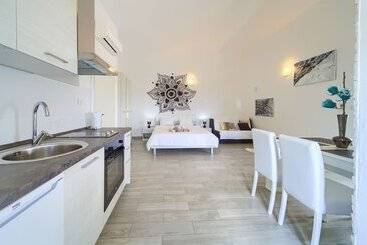 Apartments Mali Nono