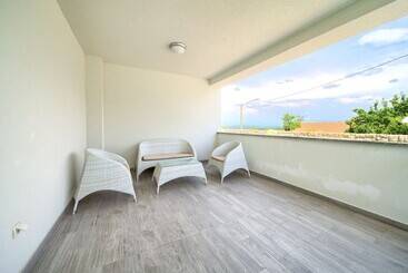 Apartments Mali Nono