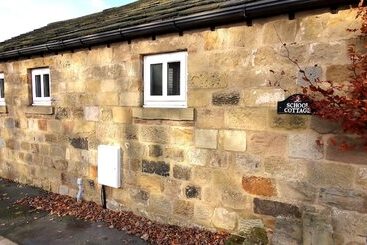 Country School Cottage Near Harwood