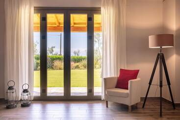 Elite Cottages   Adults Only