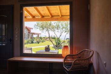 Elite Cottages   Adults Only