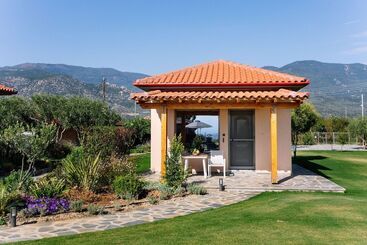 Elite Cottages   Adults Only