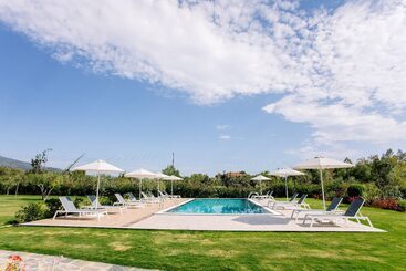 Elite Cottages   Adults Only