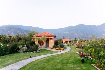 Elite Cottages   Adults Only