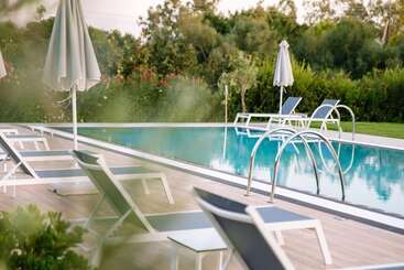 Elite Cottages   Adults Only