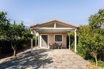 Elite Cottages   Adults Only
