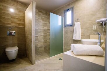 Elite Cottages   Adults Only