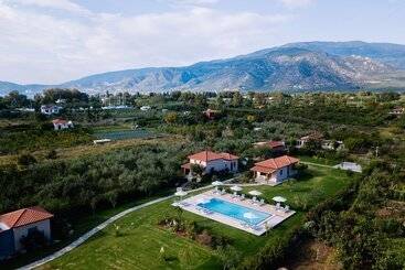 Elite Cottages   Adults Only