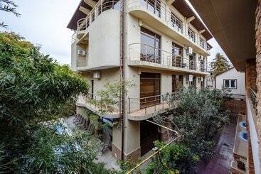 هتل Bliss House