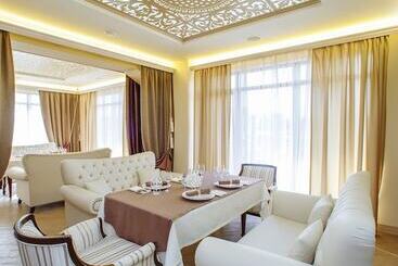 هتل Bliss House