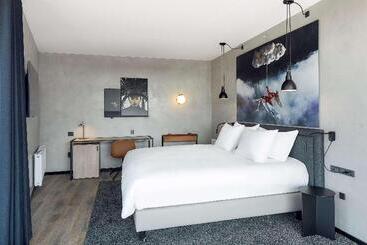 هتل Radisson Red Aarhus