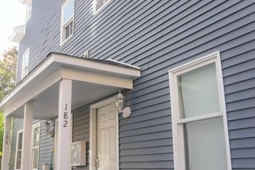 پانسیون Bedrooms Near Fenway & Downtown Boston