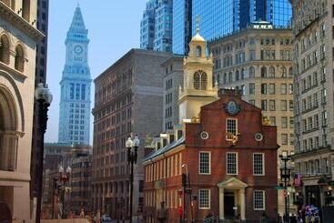 Pension (Hôtel basse catégorie) Bedrooms Near Fenway & Downtown Boston