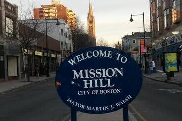 Pension (Hôtel basse catégorie) Bedrooms Near Fenway & Downtown Boston