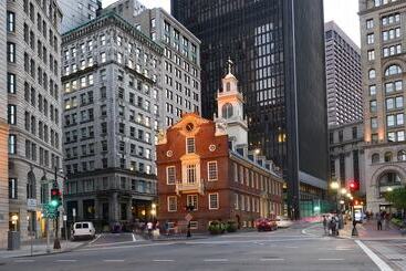 Pension (Hôtel basse catégorie) Bedrooms Near Fenway & Downtown Boston