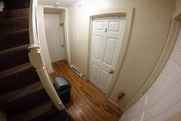 Pension (Hôtel basse catégorie) Bedrooms Near Fenway & Downtown Boston