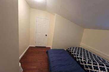 Pension (Hôtel basse catégorie) Bedrooms Near Fenway & Downtown Boston