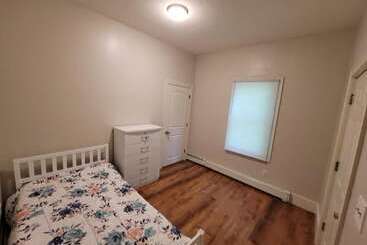 Pension (Hôtel basse catégorie) Bedrooms Near Fenway & Downtown Boston