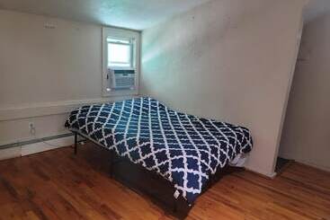 پانسیون Bedrooms Near Fenway & Downtown Boston