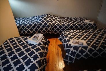 Pension (Hôtel basse catégorie) Bedrooms Near Fenway & Downtown Boston