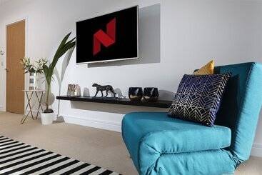 Penthouse Plymouth Apartment  Sea View  Sleeps 7   Private Parking   Habita Property