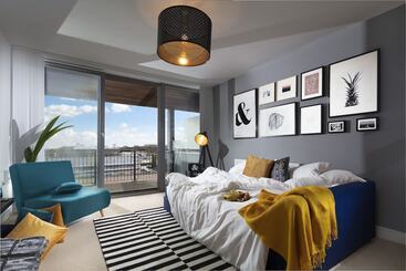 Penthouse Plymouth Apartment  Sea View  Sleeps 7   Private Parking   Habita Property