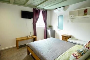 Sleep Box Hostel Phú Quốc
