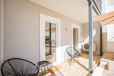 Wood Wall & Garden Apartment