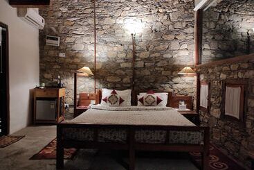 Aamod Monolith Resort Bhimtal