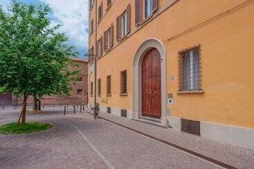 تختخواب و صبحانه Attico Di Via D'azeglio