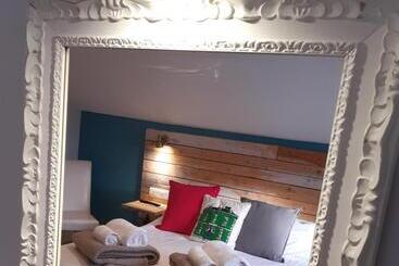 Cotswold Apart